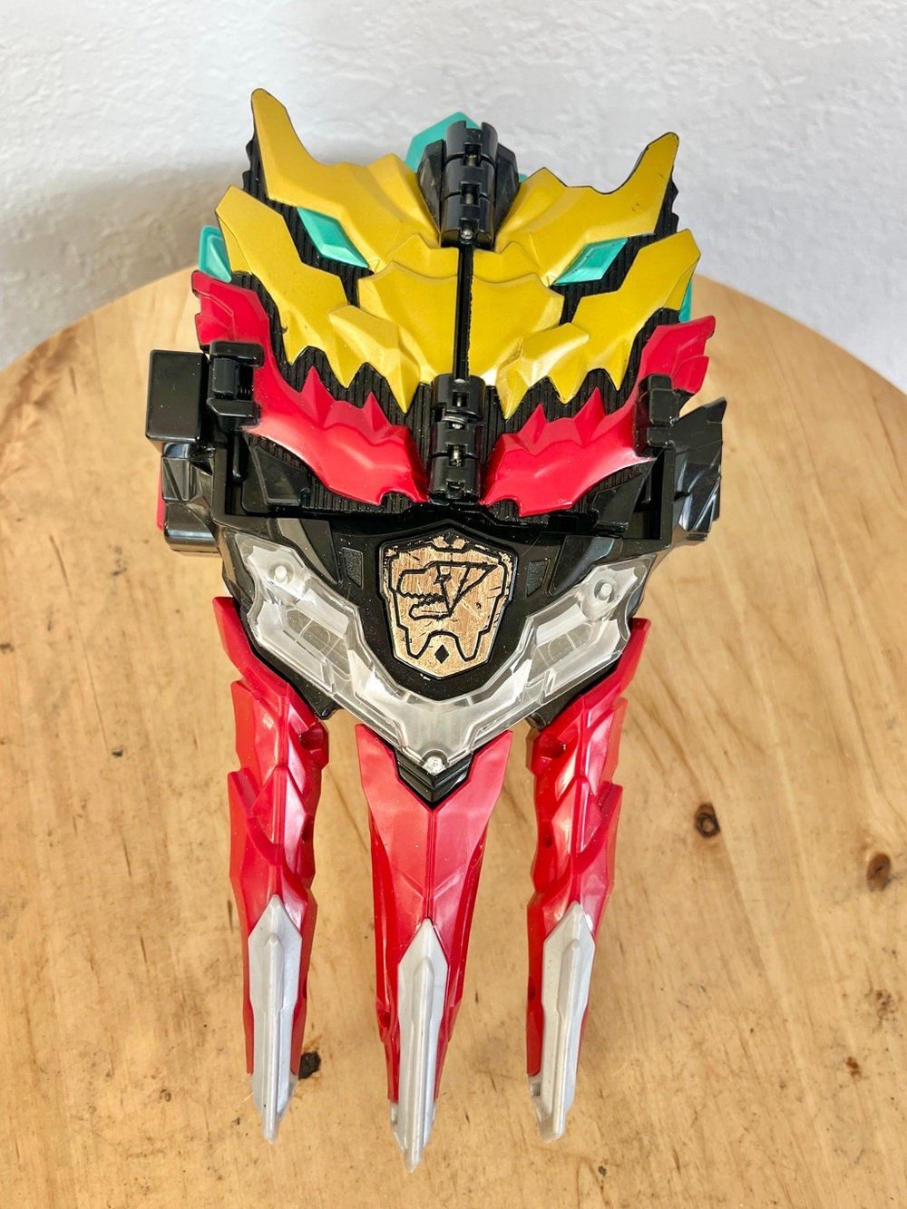 HASBRO Power Rangers Dino Knight Morpher Fury Claw Electronic Toy Sound Video